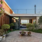 Casa FG by Oficina Conceito Arquitetura: An Urban Sanctuary Overlooking the Guaíba River